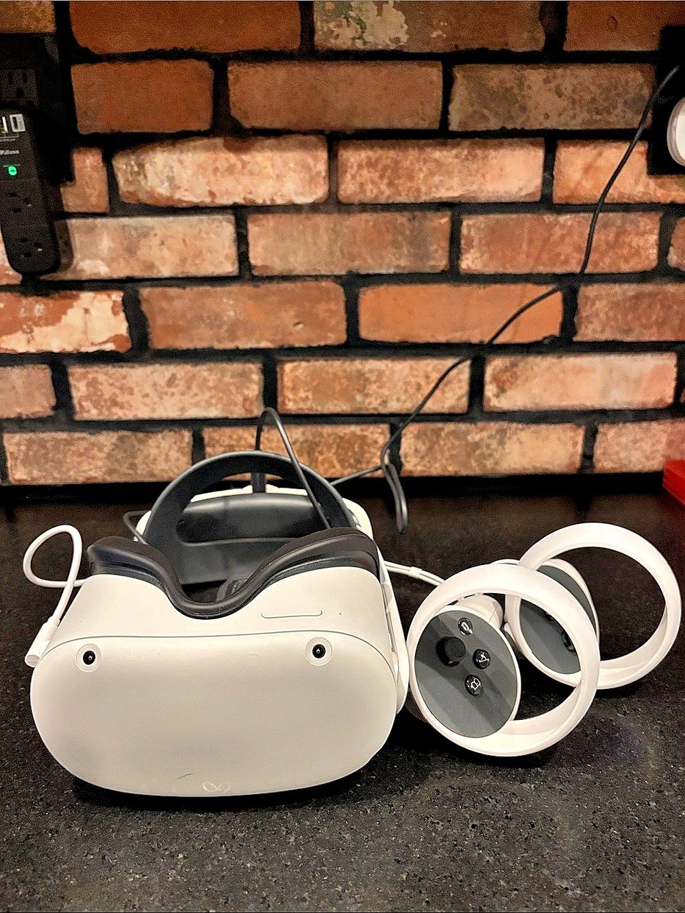 Meta Quest 2 VR Headset with Controllers White